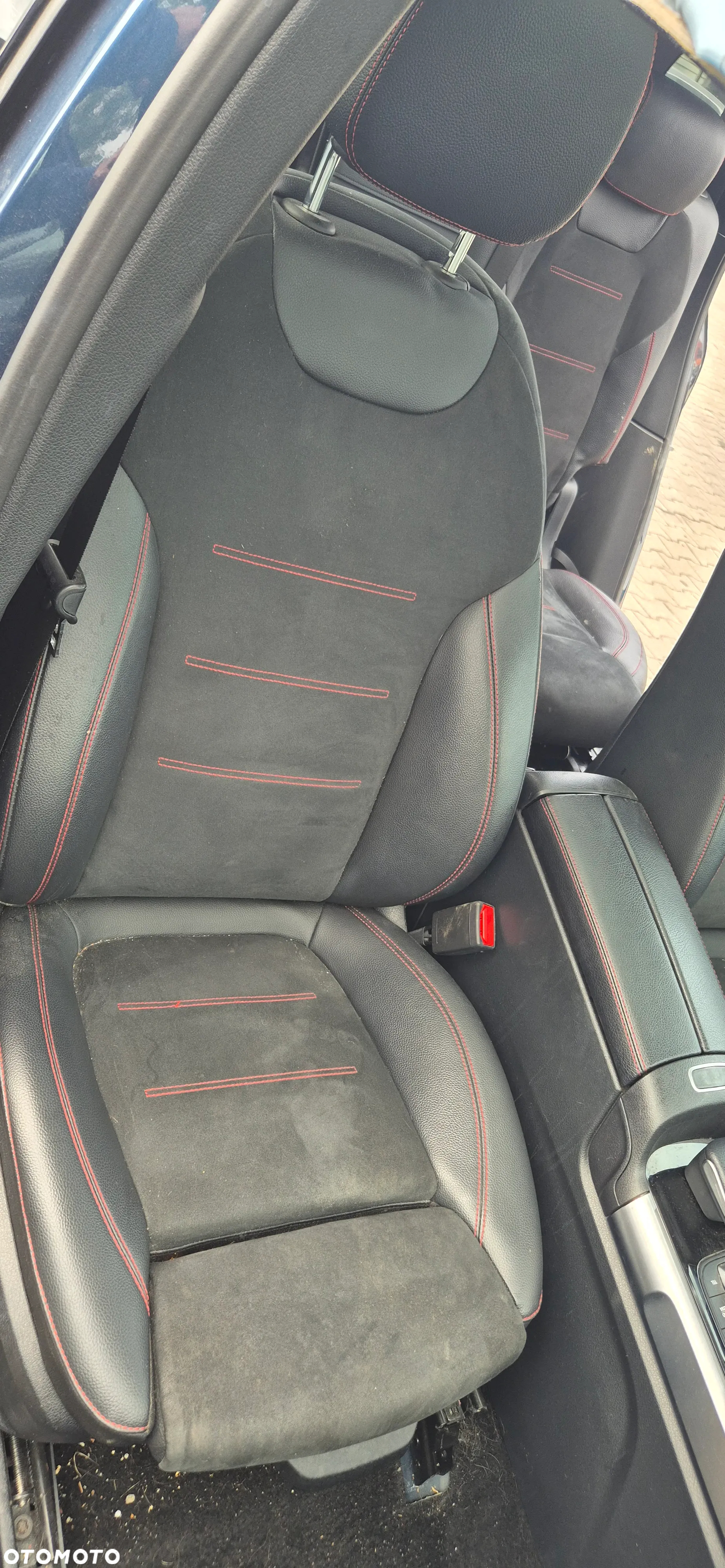 Mercedes-Benz GLB 200 d 4-Matic AMG Line 8G-DCT - 34