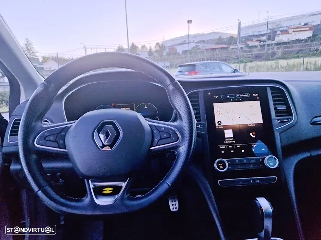 Renault Mégane Sport Tourer 1.6 E-Tech Plug-In Hybrid R.S. Line - 26