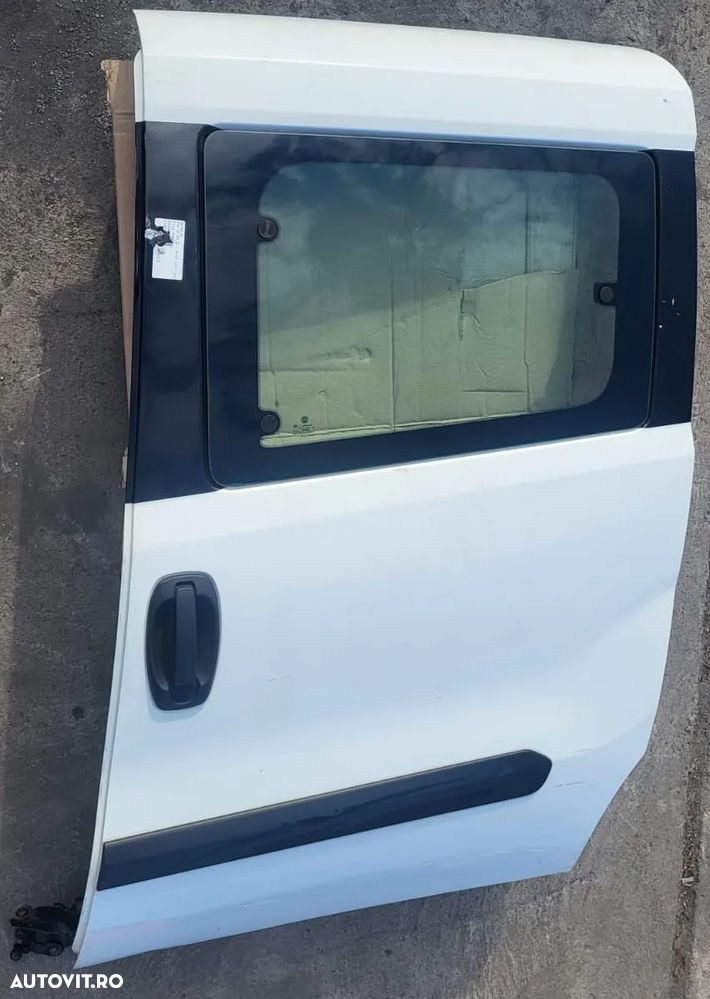 Vindem usa stanga culisanta  laterala complecta  pentru Fiat Doblo 2014 - 1