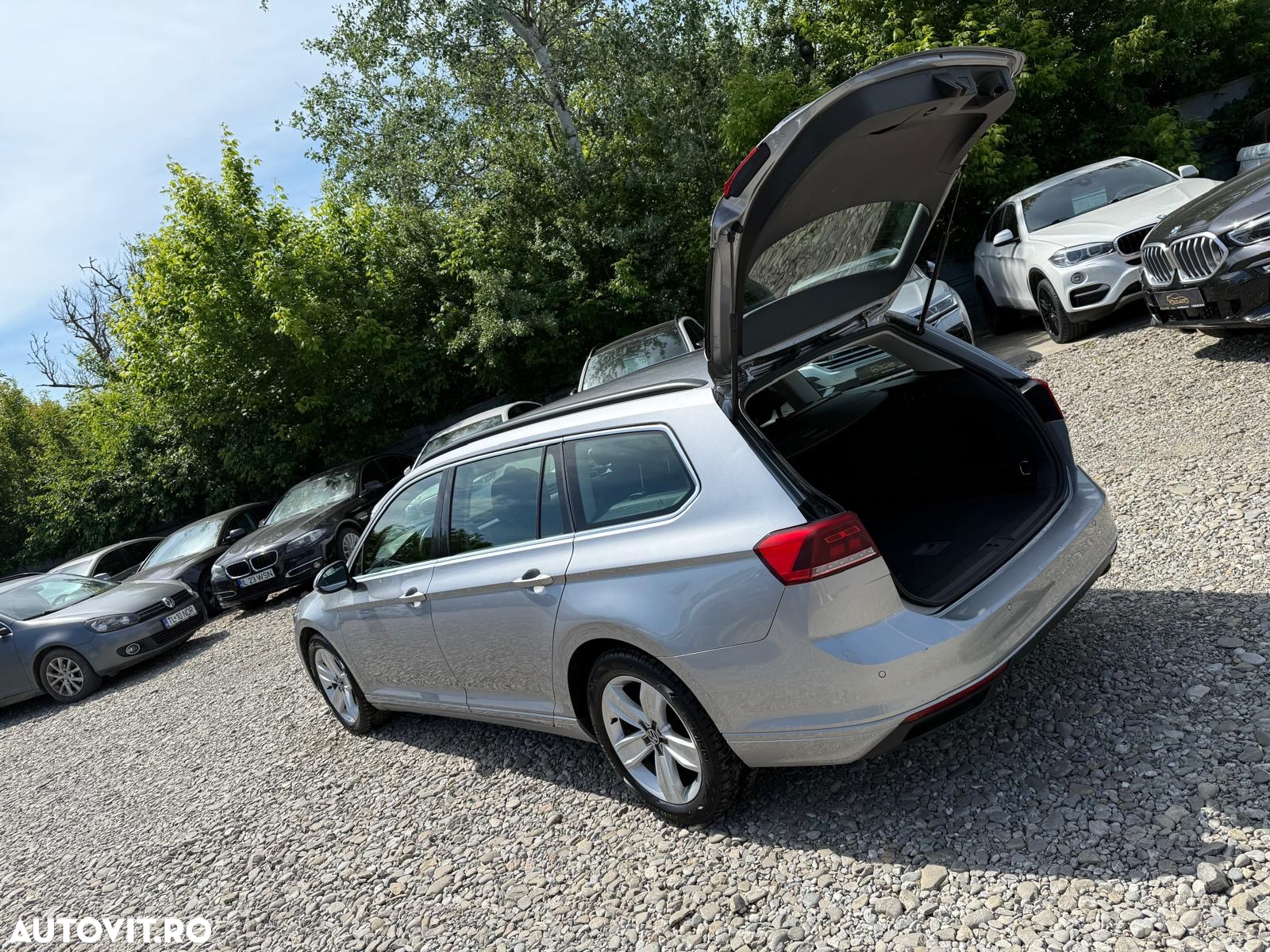 Volkswagen Passat - 30