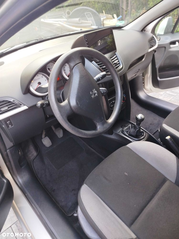 Peugeot 207 - 4