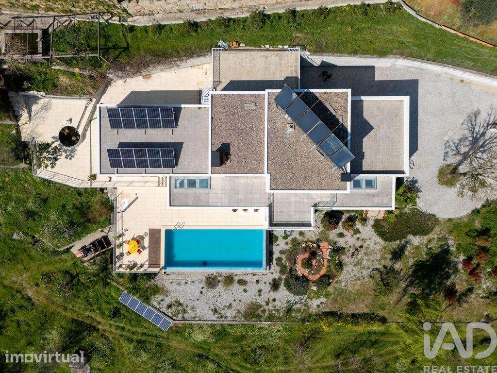 Casa / Villa T4 em Santa Ovaia e Vila Pouca da Beira de 358 m2 - Grande imagem: 3/40