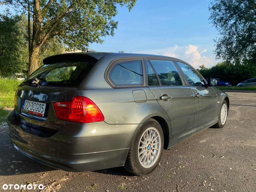 BMW Seria 3 318i - 11