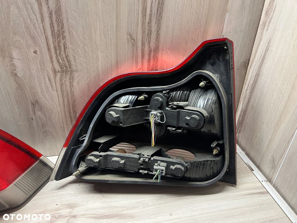 LAMPA TYLNA PRAWA VOLVO S60 - 2
