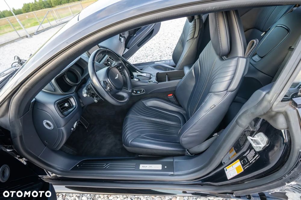 Aston Martin DB11 Standard - 33