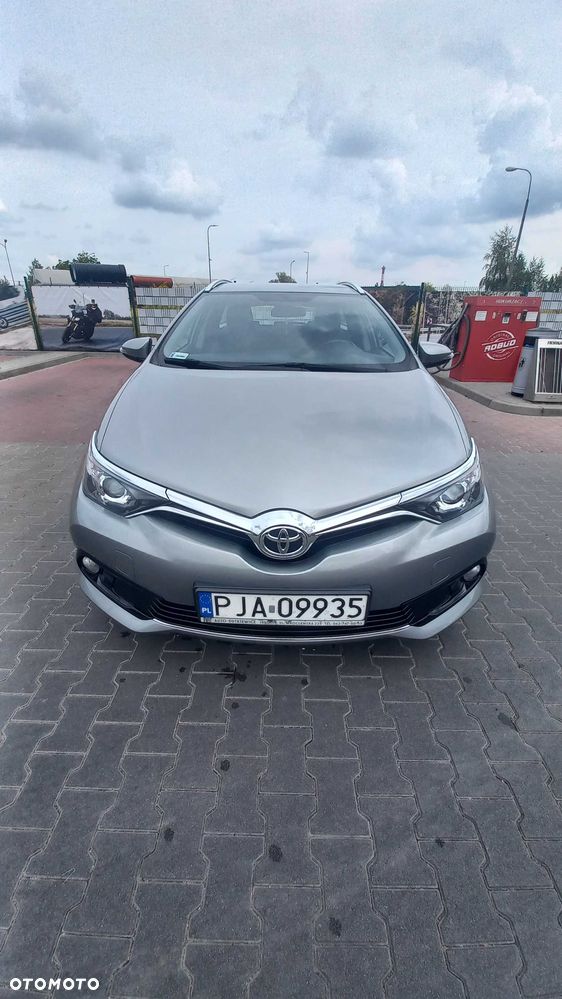 Toyota Auris - 1