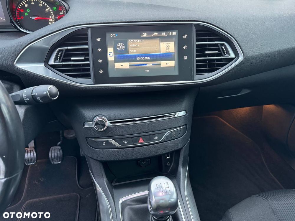 Peugeot 308 125 THP Active - 23