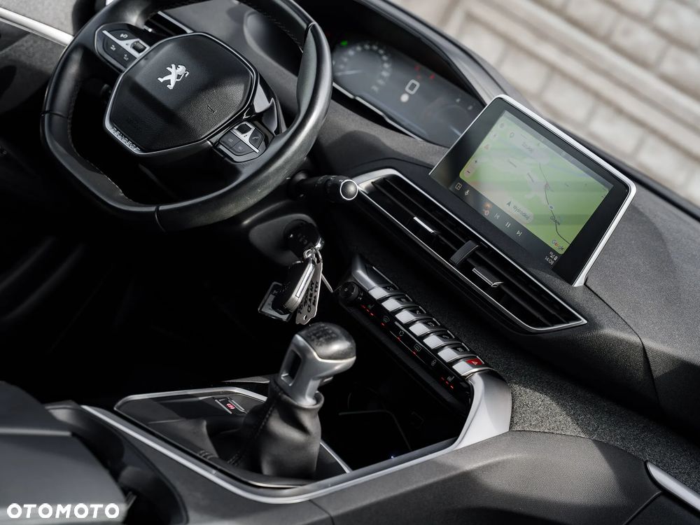 Peugeot 3008 1.5 BlueHDi Allure S&S - 21