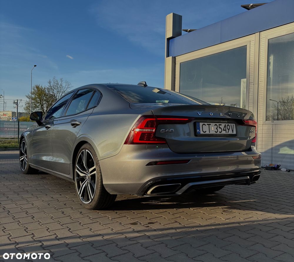Volvo S60 T5 R-Design - 10