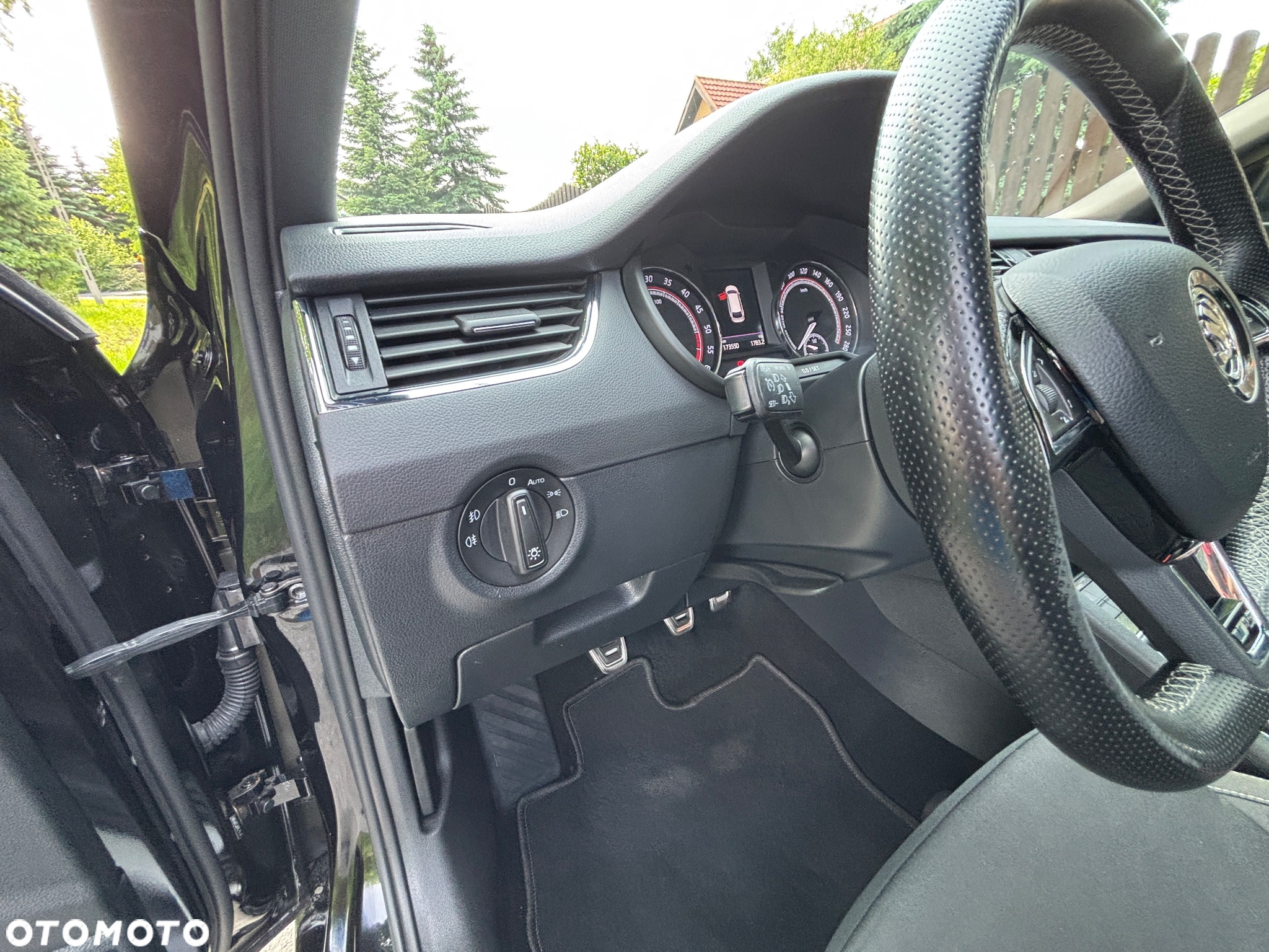 Skoda Octavia Combi 2.0 TDI RS - 11