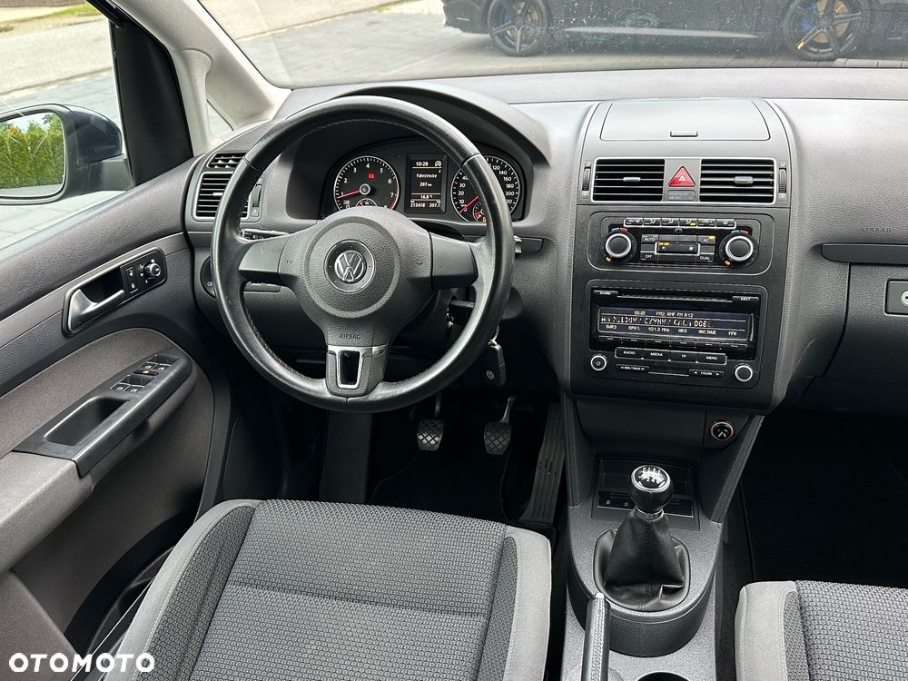 Volkswagen Touran - 13
