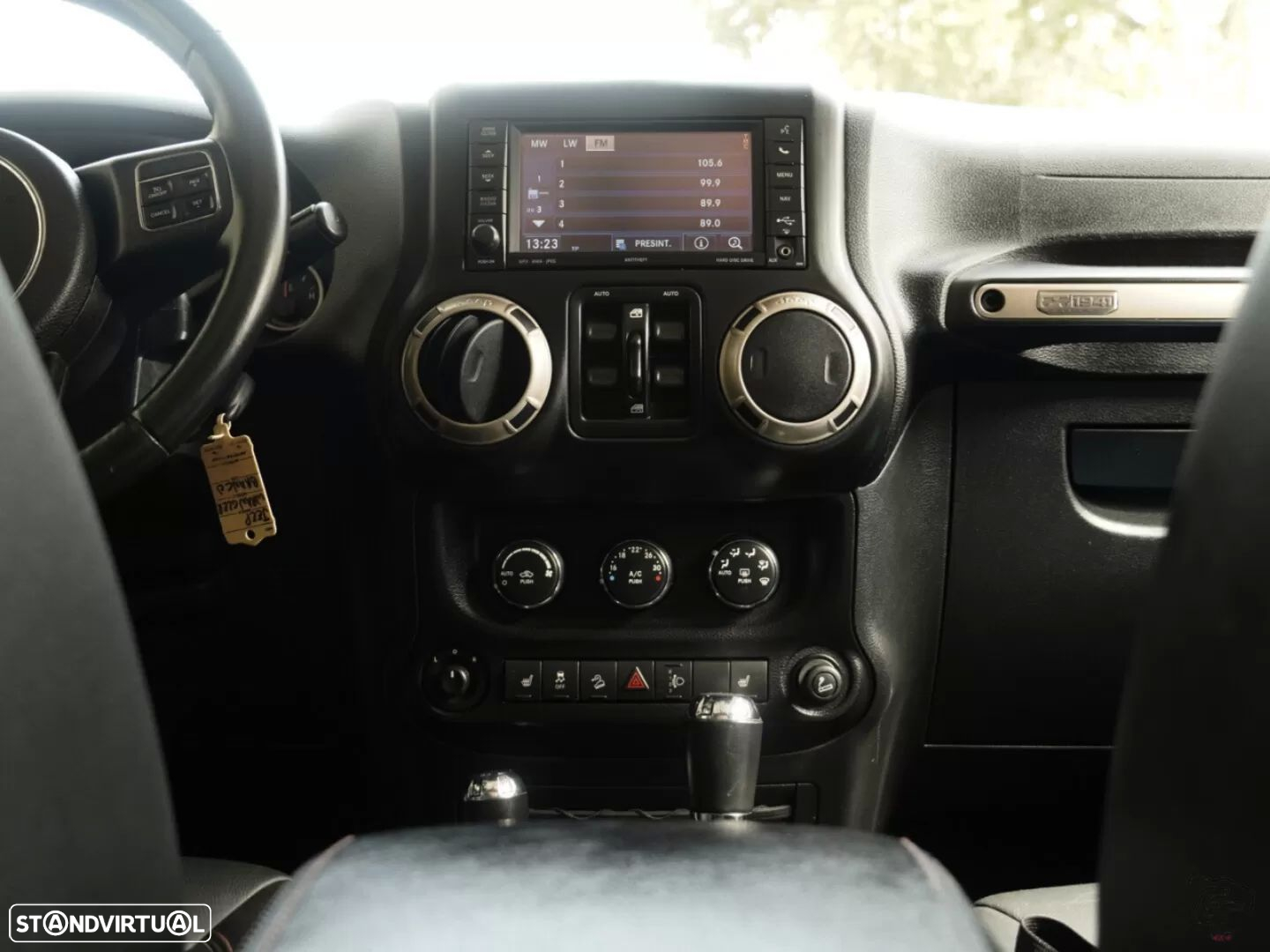 Jeep Wrangler Unlimited 2.8 CRD DPF Auto Sahara - 21