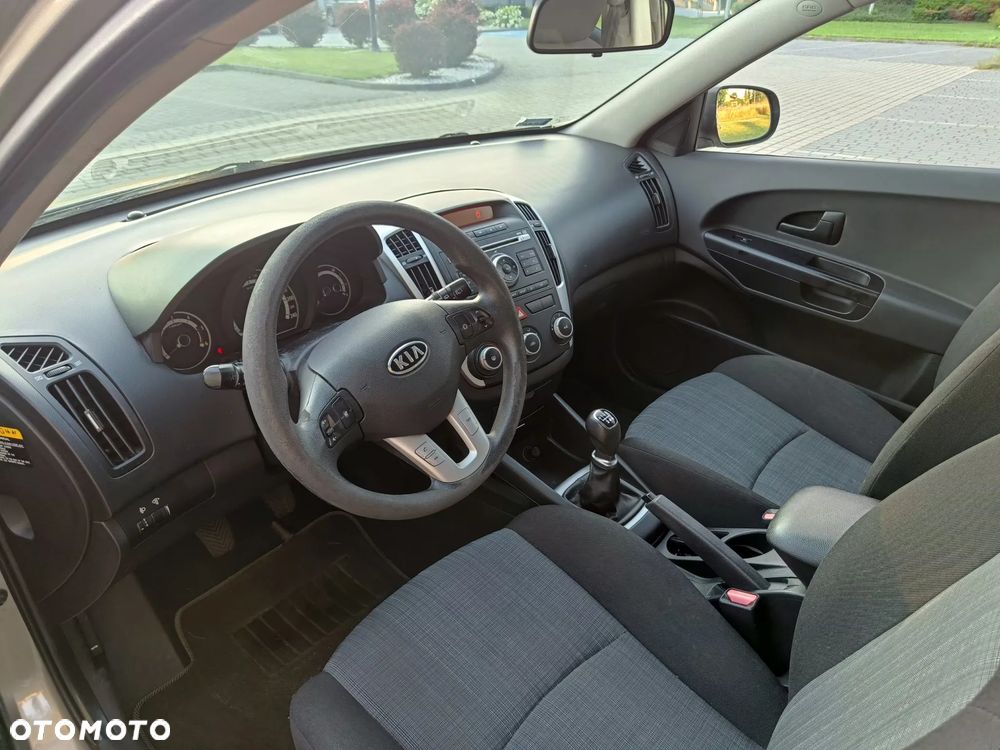 Kia Ceed 1.6 Crdi Comfort + - 1