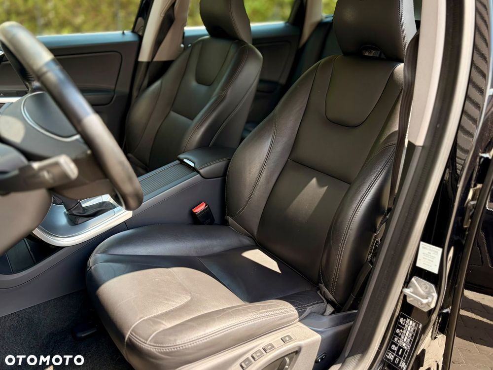 Volvo XC 60 D4 AWD Summum - 23