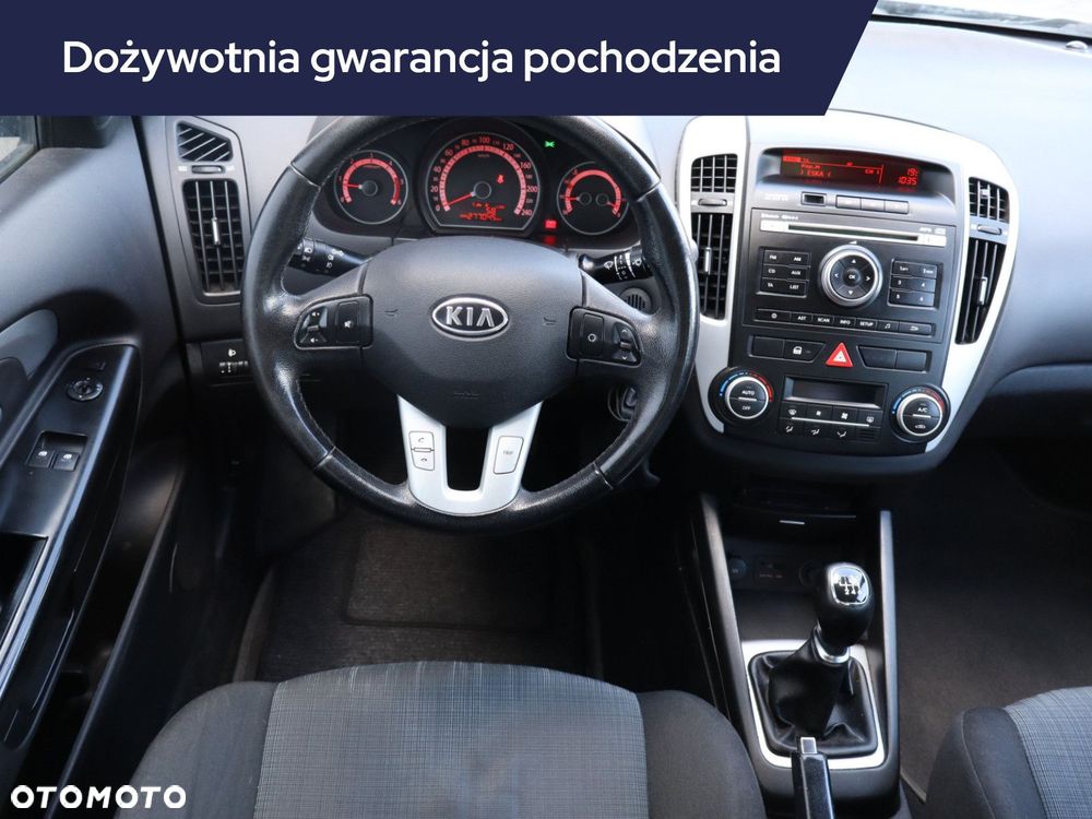 Kia Ceed - 9