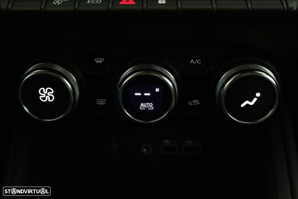 Mitsubishi Colt 1.0 MPI-T Invite - 12