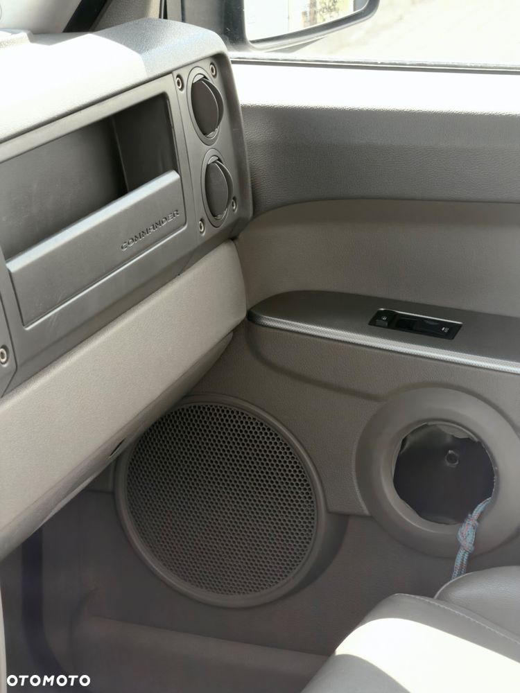 Jeep Commander - 26