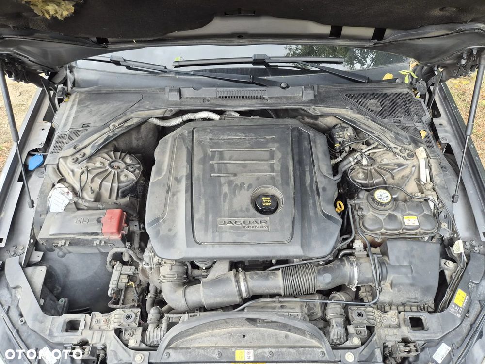Jaguar XF 2.0 i4D R-Sport - 7