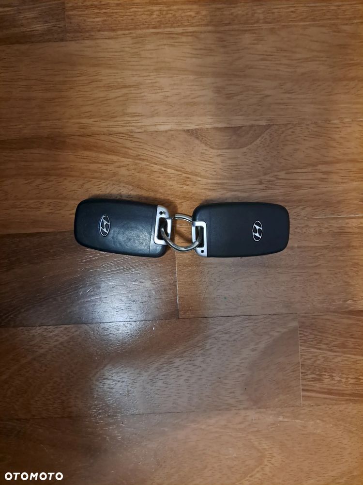 Hyundai Veloster - 21