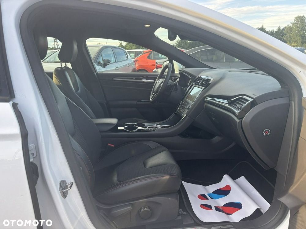 Ford Mondeo - 41
