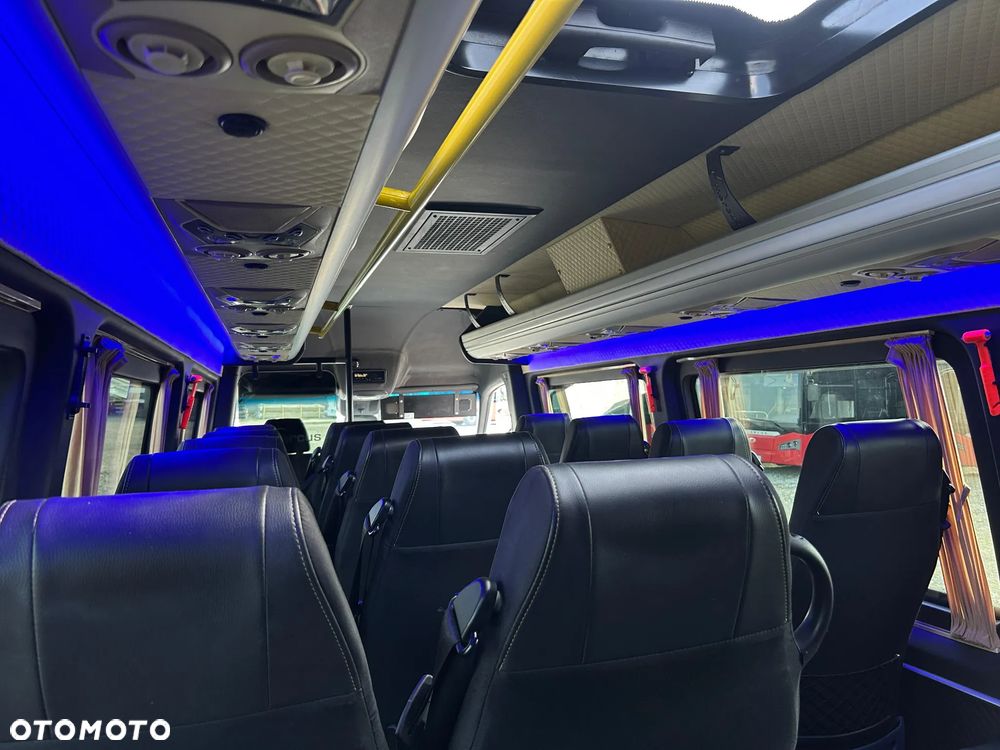 Mercedes-Benz Sprinter 517 - 20