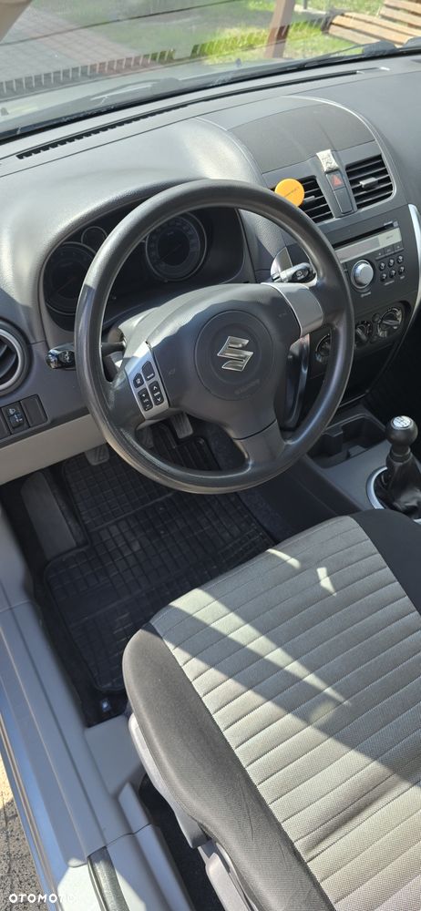 Suzuki SX4 1.6 Comfort - 12