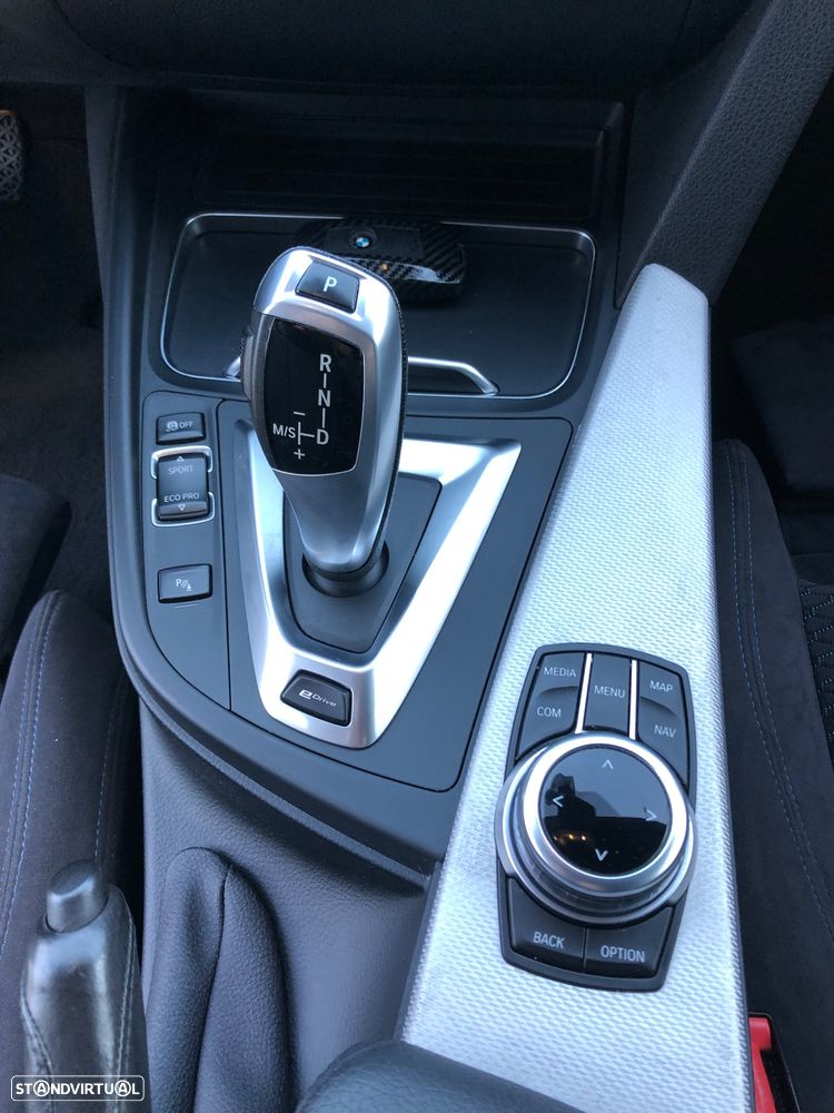 BMW 330 e iPerformance Pack M - 27