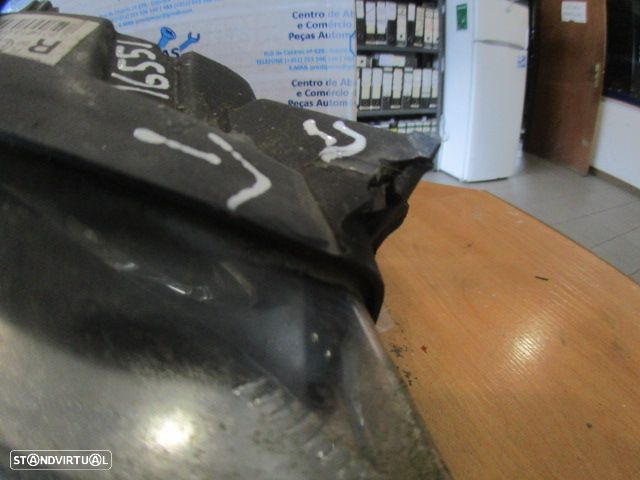 Farol 966023598002 PEUGEOT 407 2005 2.0HDI 136CV 4P CINZA  DRT H7 + H1 ORIGINAL AL Apoios Danificados - 3