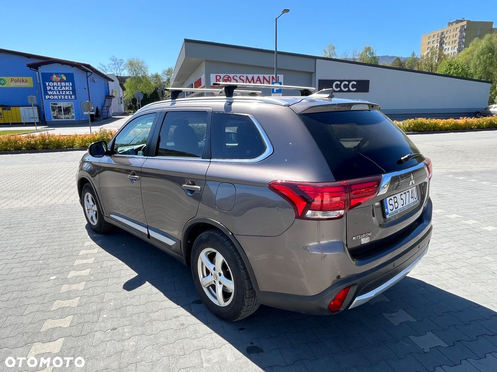Mitsubishi Outlander 2.2 DI-D Instyle SDA 4WD - 5