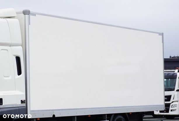 DAF ZABUDOWA / KONTENER / ROLETA / DŁ. 7,7 M - 5