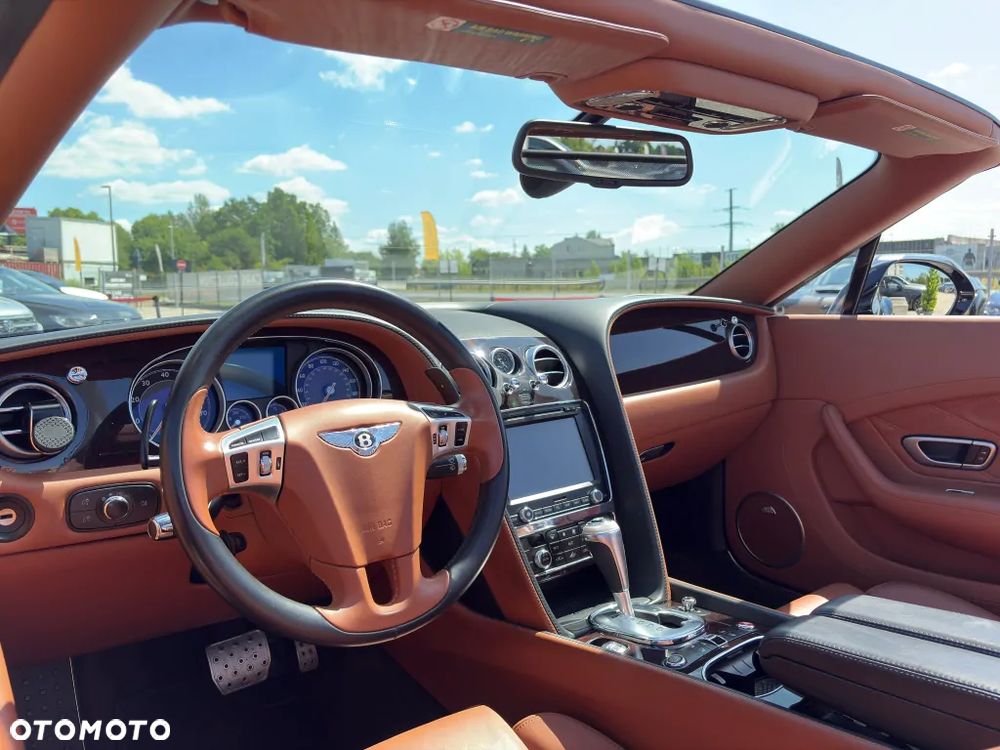 Bentley Continental GT - 12