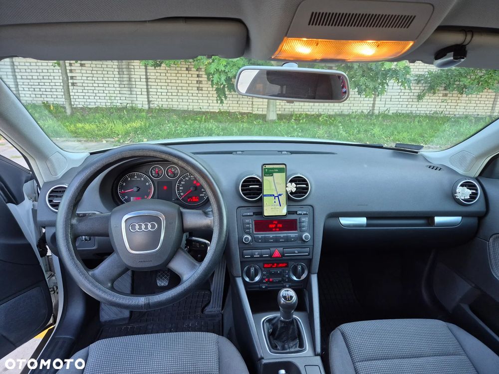 Audi A3 Sportback 1.6 Ambiente - 6