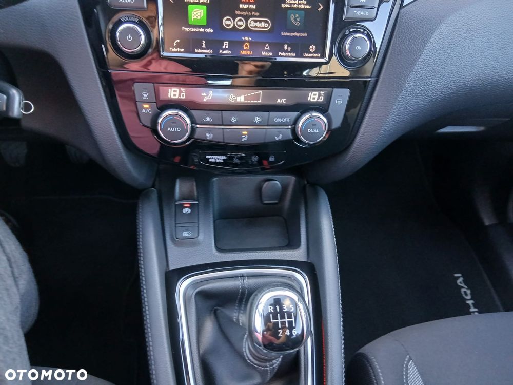 Nissan Qashqai 1.3 DIG-T Visia - 24