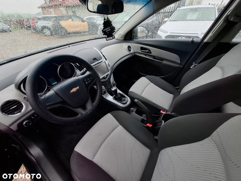 Chevrolet Cruze 1.6 LT - 8