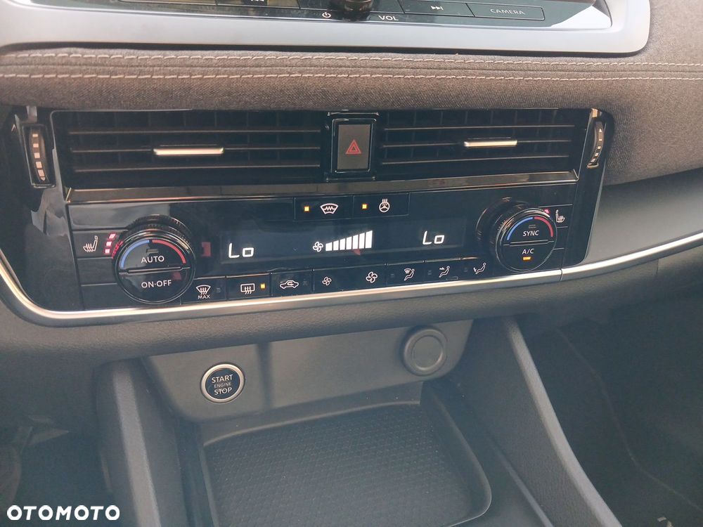 Nissan Qashqai 1.3 DIG-T mHEV N-Connecta Xtronic - 21