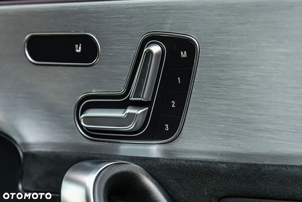 Mercedes-Benz CLA 250 4-Matic AMG Line 7G-DCT - 32