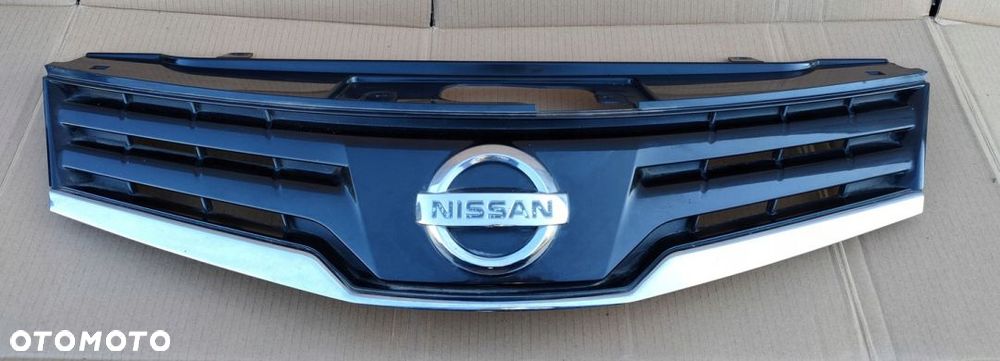 Atrapa znaczek chrom Gril Grill Nissan Note 2009- - 1