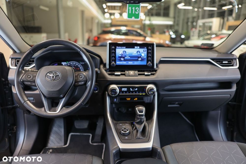 Toyota RAV4 - 8