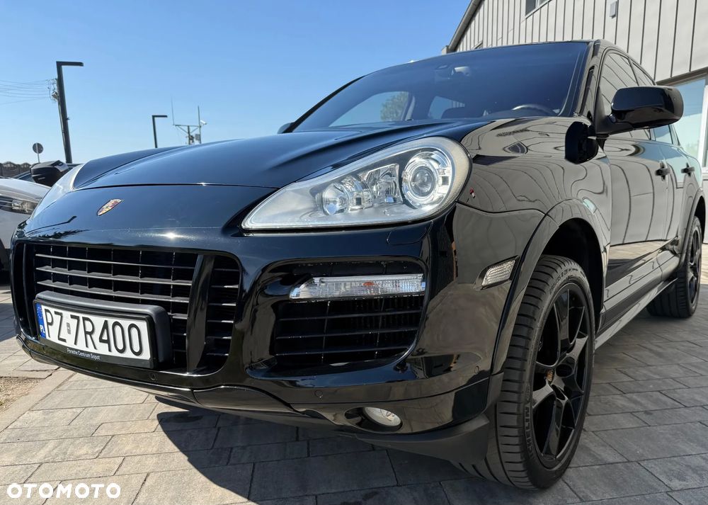 Porsche Cayenne Turbo - 16