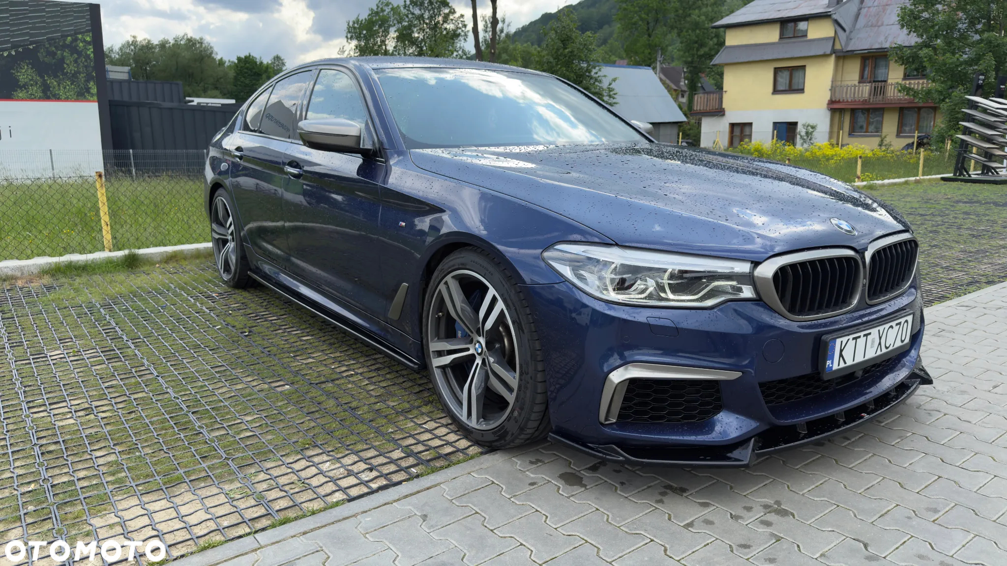 BMW Seria 5 M550i xDrive sport - 17