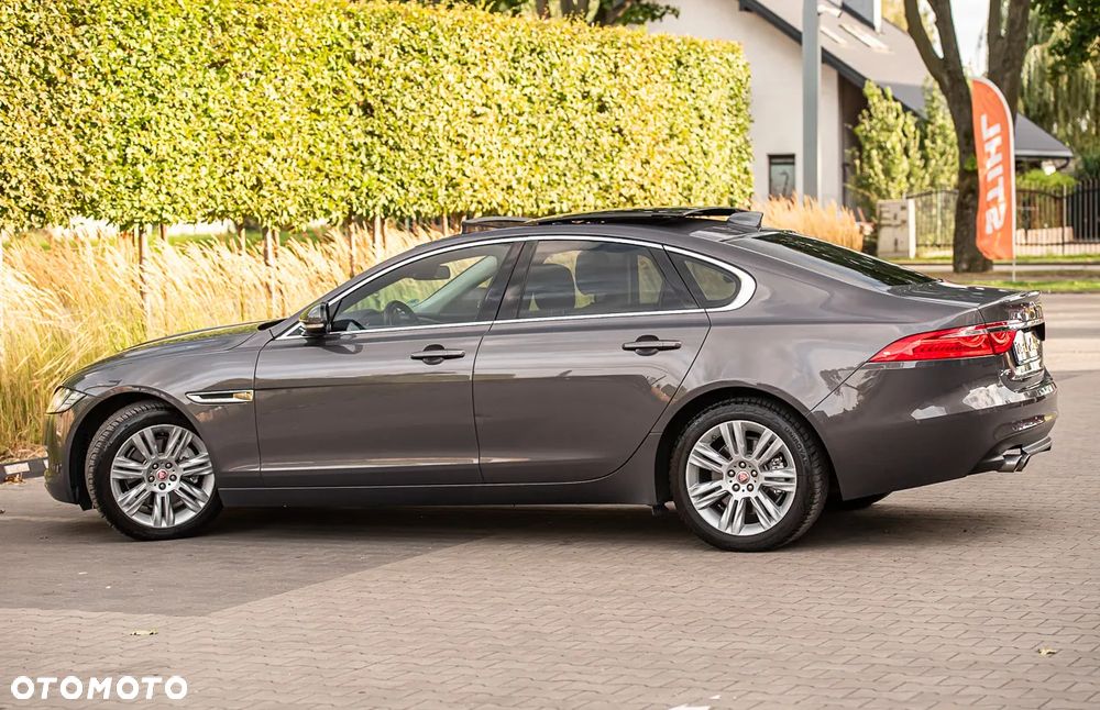 Jaguar XF 20d Sportbrake Portfolio - 10