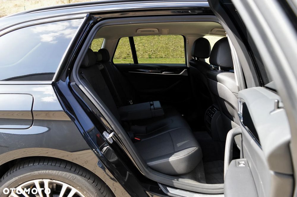 BMW Seria 5 520d xDrive Luxury Line sport - 12