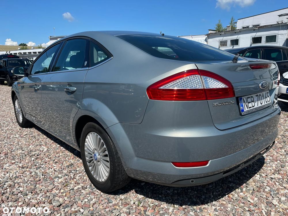 Ford Mondeo 2.0 Ghia - 8