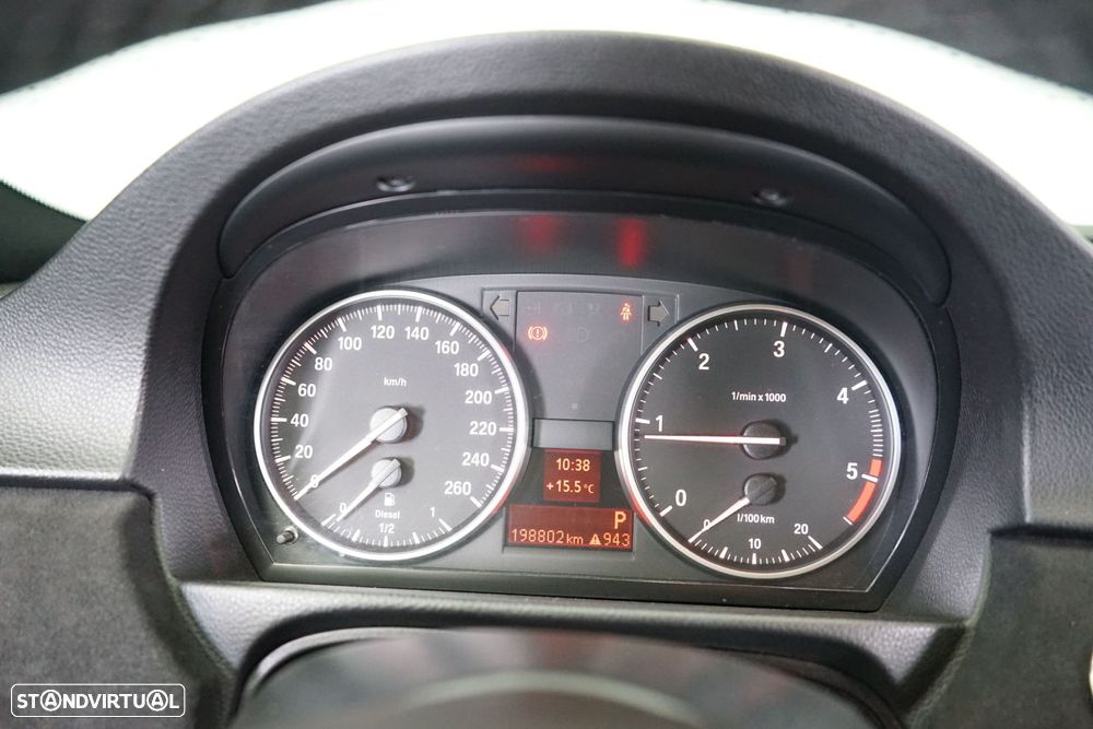 BMW 320 d Coupe Auto - 29