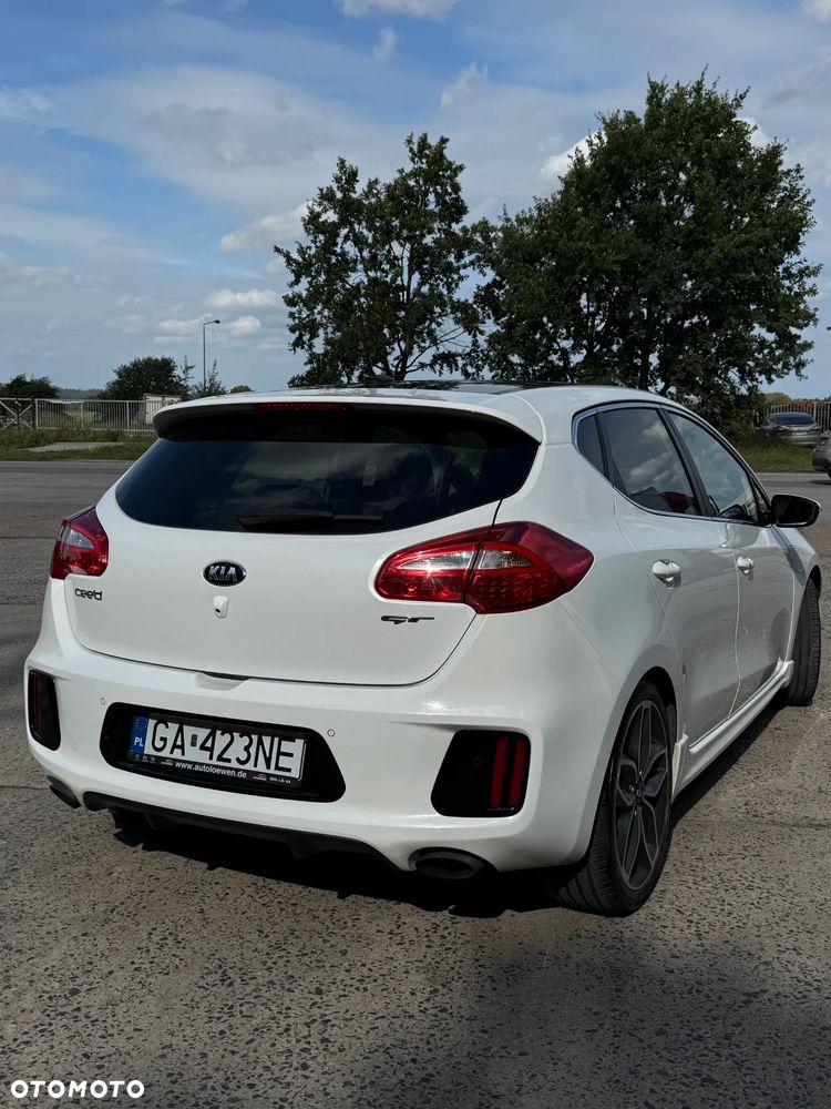 Kia Ceed - 14