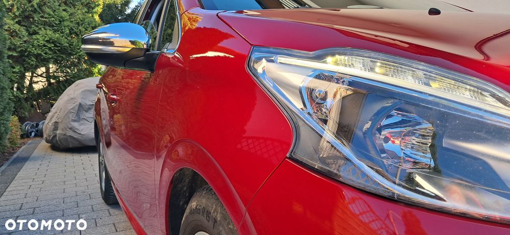 Peugeot 208 1.6 BlueHDi Allure S&S - 16