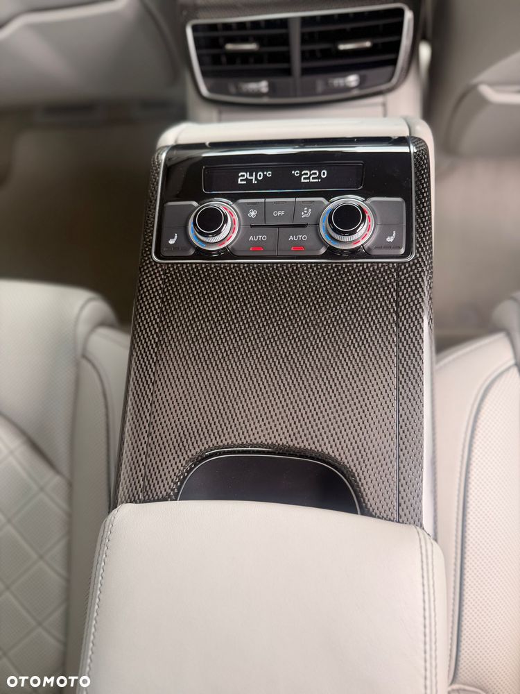 Audi S8 - 17