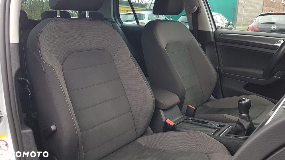 Volkswagen Golf 1.6 TDI BMT Comfortline - 27