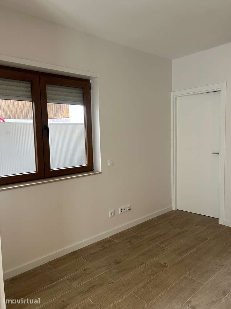 Apartamento T1 com terraço e arrumos no Centro da Maia - Grande imagem: 3/12