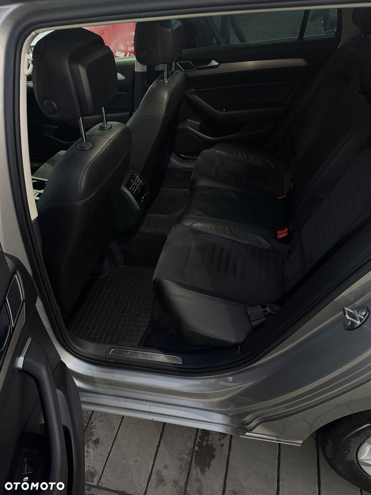 Volkswagen Passat 2.0 TDI SCR (BlueMotion Tech) 4Motion D Highline - 10